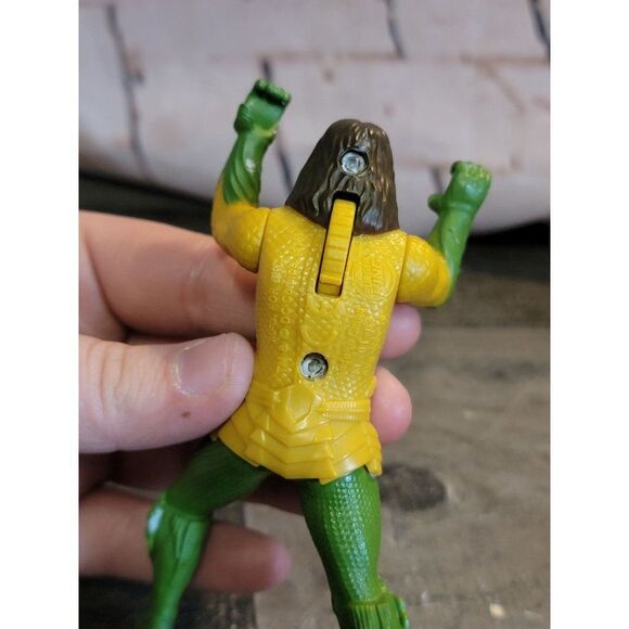Burger King DC Comics Aquaman toy figure 2018 - Picture 4 of 5